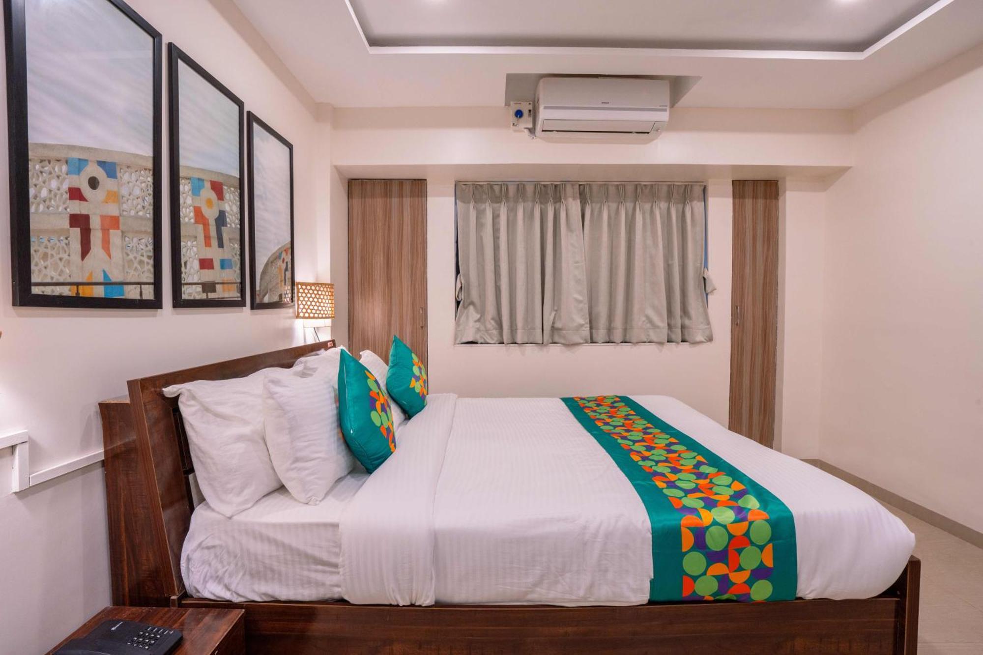 פונה Treebo Royal Comfort Atithi מראה חיצוני תמונה